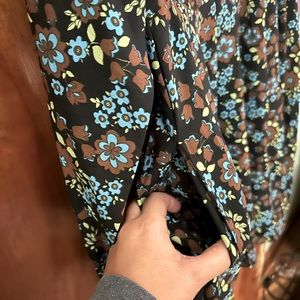 Unique Vintage dress flora print has pockets